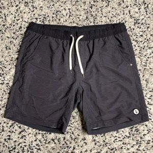 Vuori Men’s Grey Black Stripes Lined Stretch Workout Gym Drawstring Shorts